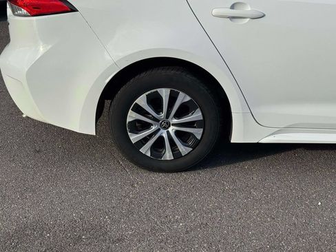 Used 2021 Toyota Corolla LE FWD image 10