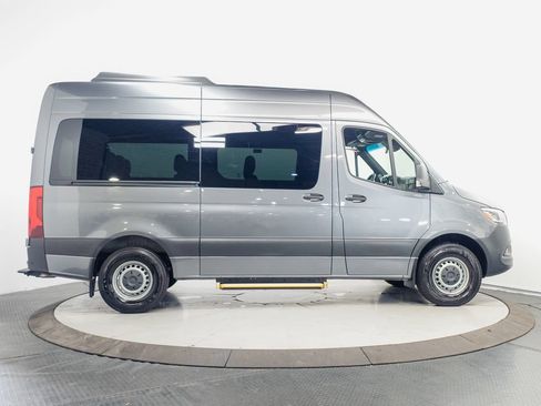 Used 2024 Mercedes-Benz Sprinter 2500 image 33