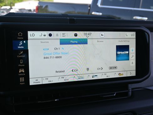 Used 2025 Jeep Wrangler Unlimited Sahara AWD/4WD image 25