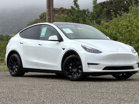 Used 2021 Tesla Model Y Long Range AWD/4WD image 2