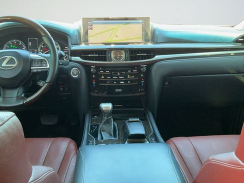 Used 2017 Lexus LX 570 4WD w/ Luxury Package image 7