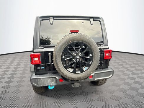 Used 2023 Jeep Wrangler Unlimited Sahara w/ Cold Weather Group AWD/4WD image 7