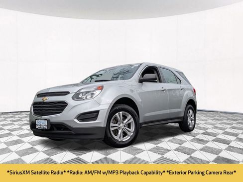 Used 2017 Chevrolet Equinox LS FWD image 2
