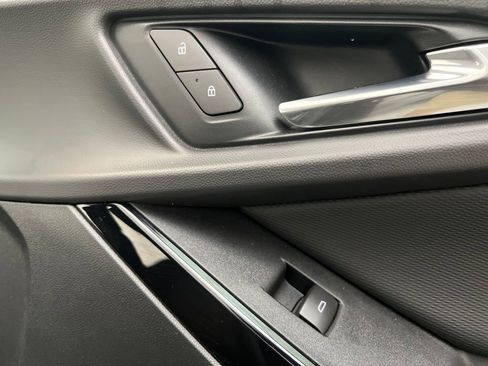 Used 2026 Chevrolet Equinox LT FWD image 25