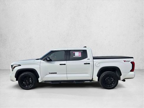 Used 2022 Toyota Tundra SR5 w/ Convenience Package image 9