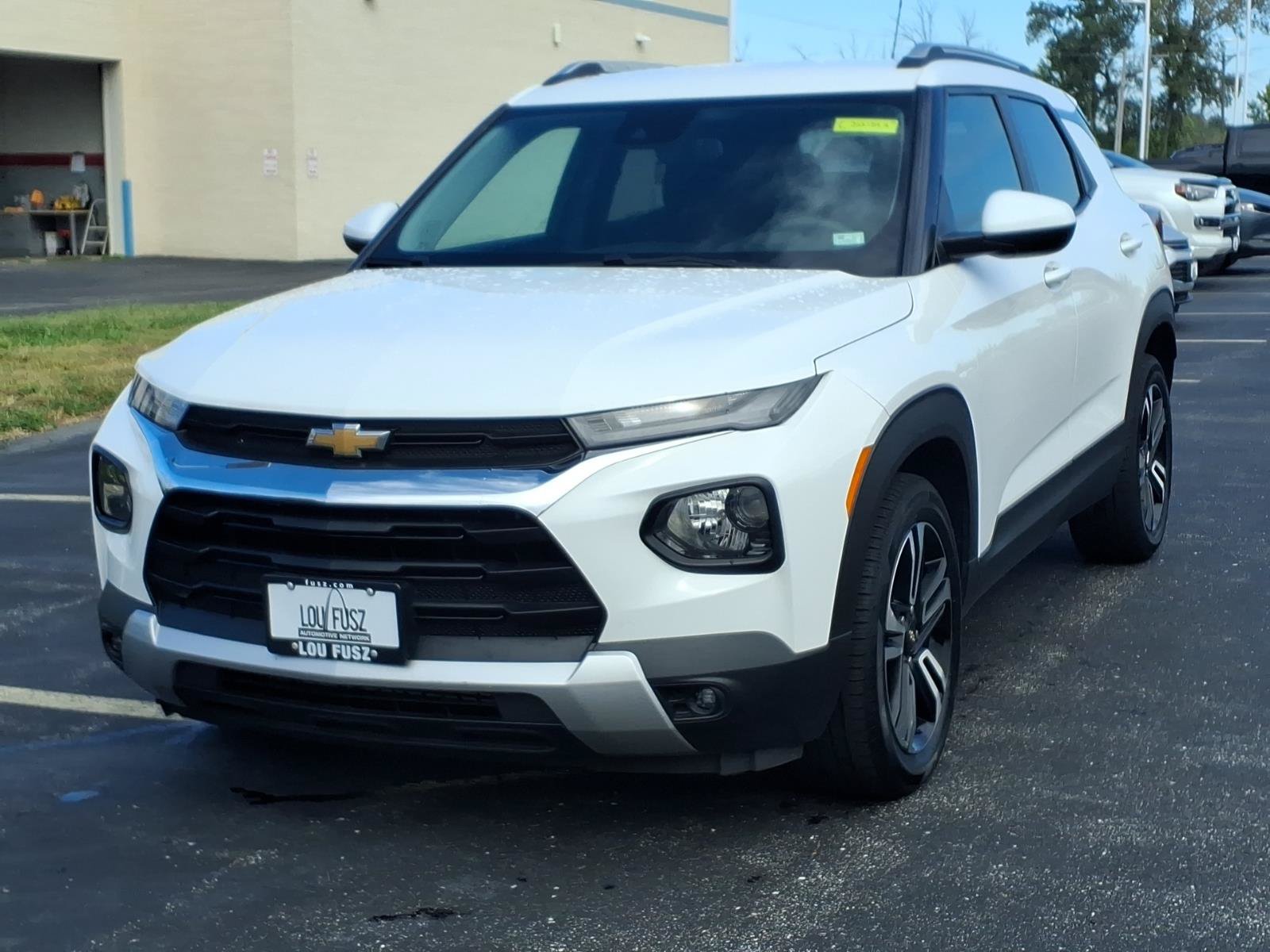 Used 2023 Chevrolet TrailBlazer LT FWD image 2