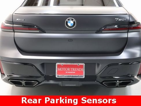 Used 2025 BMW 760i xDrive w/ Executive Package image 32