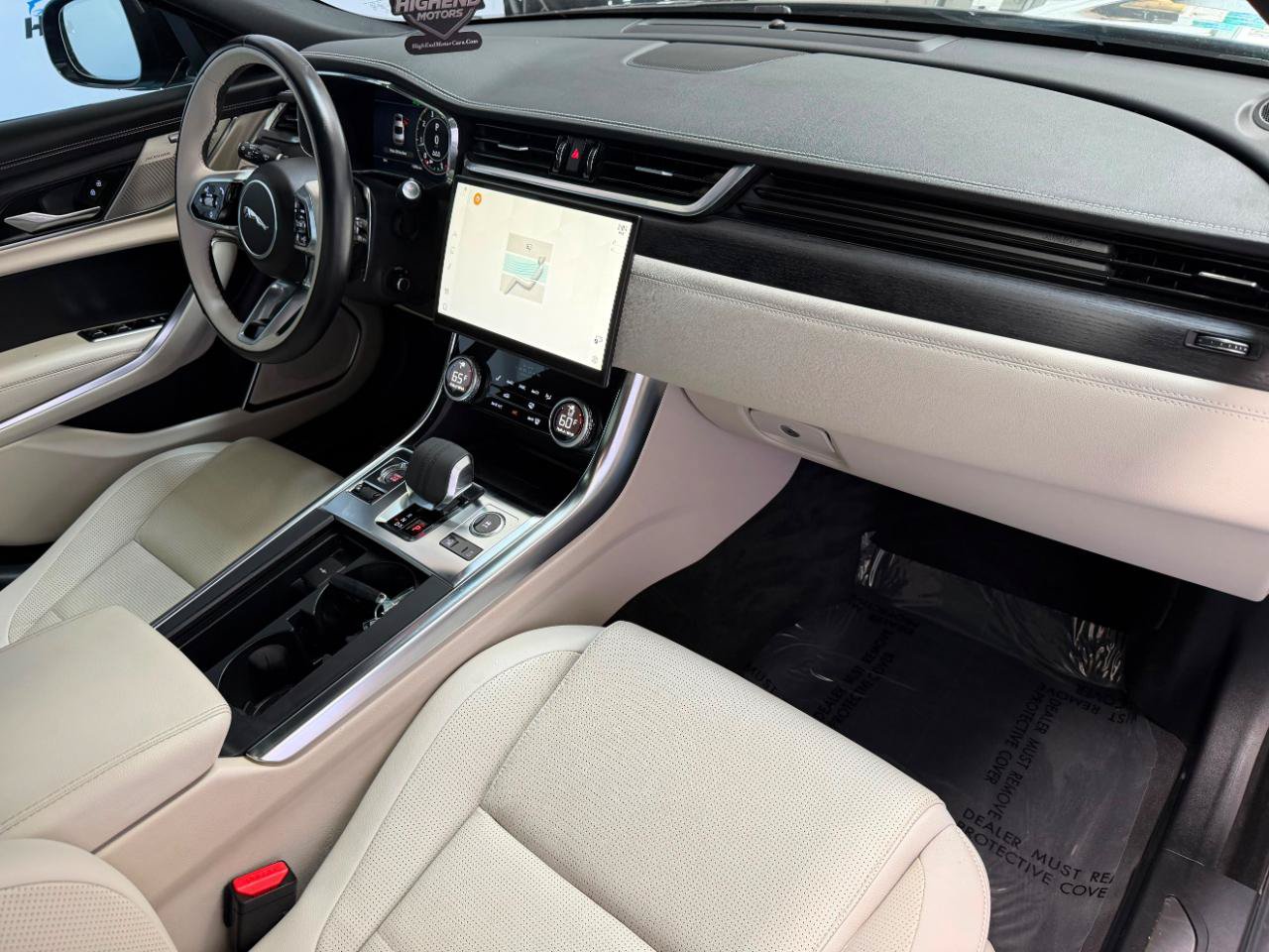 Used 2024 Jaguar XF R-Dynamic SE AWD/4WD image 28