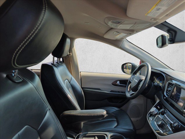 Used 2021 Chrysler Voyager Lxi FWD image 28