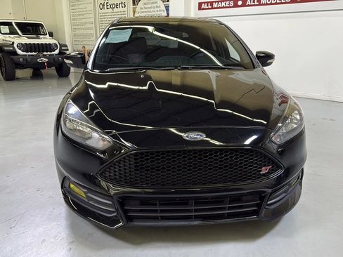 Used 2018 Ford Focus ST image 9