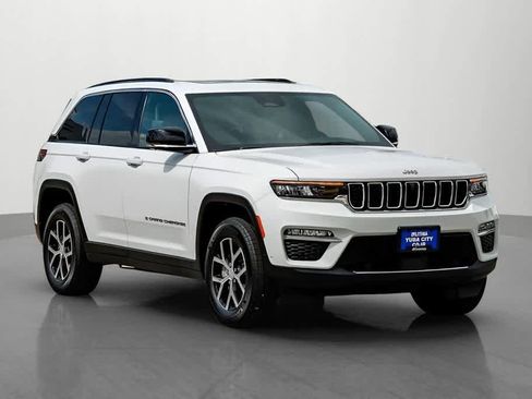 Used 2025 Jeep Grand Cherokee Limited w/ Luxury Tech Group II AWD/4WD image 6