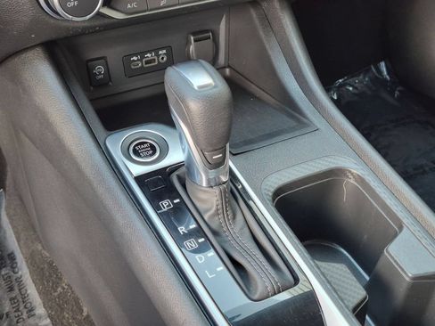 Used 2025 Nissan Sentra SV FWD image 20