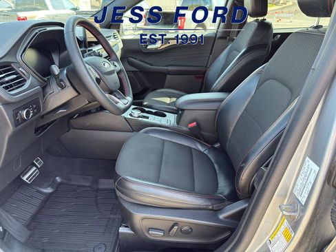 Used 2023 Ford Escape ST-Line image 10