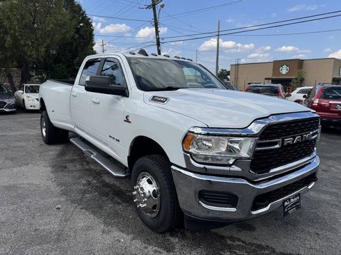 Used 2022 RAM 3500 Big Horn AWD/4WD image 2