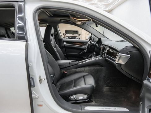 Used 2014 Porsche Panamera S image 44