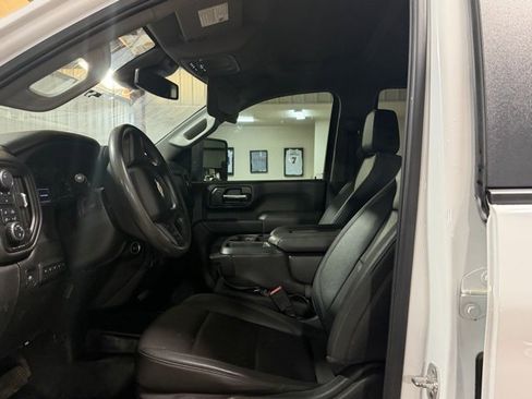 Used 2025 Chevrolet Silverado 2500 W/T w/ WT Convenience Package image 9