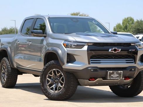 Used 2023 Chevrolet Colorado ZR2 w/ ZR2 Convenience Package III AWD/4WD image 2