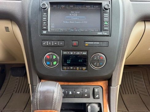 Used 2010 Buick Enclave CXL w/ Trailering Provision Package FWD image 18