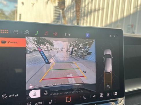 New 2026 Volkswagen Tiguan SE R-Line FWD image 18