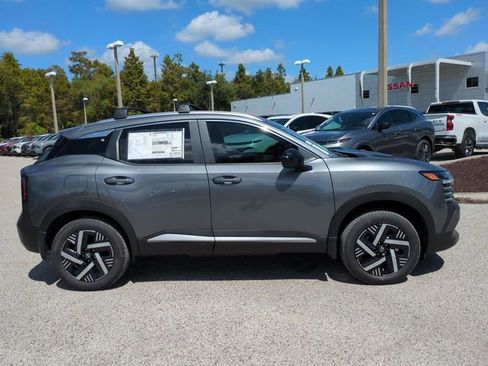 New 2026 Nissan Kicks SV w/ SV Premium Package FWD image 4