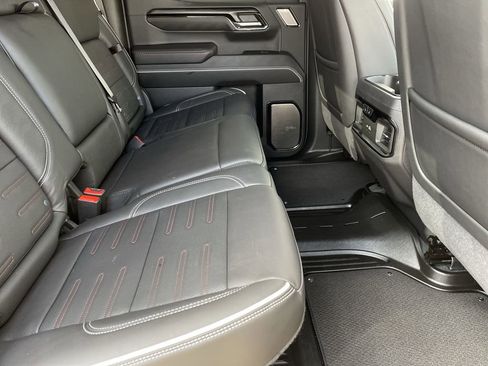 Used 2025 GMC Sierra 1500 AT4X image 27