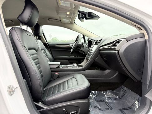 Used 2018 Ford Fusion SE w/ Equipment Group 602A FWD image 26