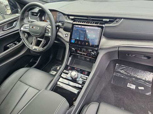 New 2024 Jeep Grand Cherokee L Overland w/ Advanced Protech Group III AWD/4WD image 12