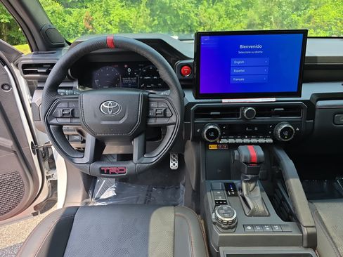 Certified 2025 Toyota Tacoma TRD Pro AWD/4WD image 18