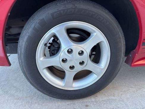 Used 2001 Ford Mustang Convertible image 24