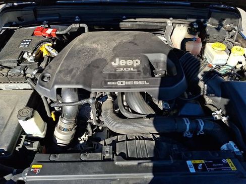 Used 2021 Jeep Wrangler Unlimited Sport image 34