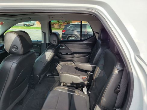Used 2020 Chevrolet Traverse LT w/ LT Premium Package AWD/4WD image 6