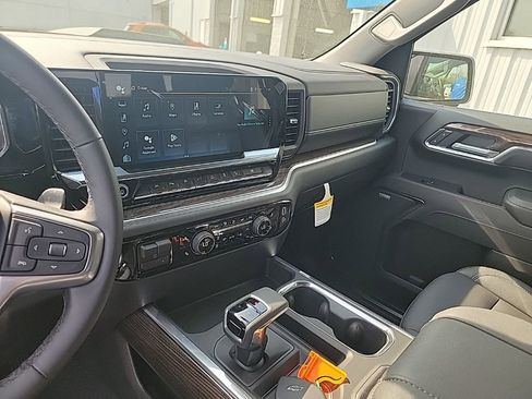 Used 2026 Chevrolet Silverado 1500 LT Trail Boss w/ LT Trail Boss Premium Package image 10