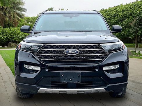 Used 2021 Ford Explorer XLT w/ Equipment Group 202A AWD/4WD image 2