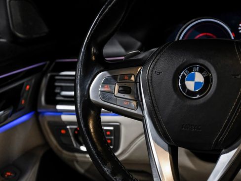 Used 2019 BMW 740i xDrive w/ Executive Package image 19