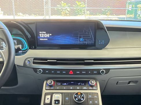 Used 2025 Hyundai Palisade SEL AWD/4WD image 16