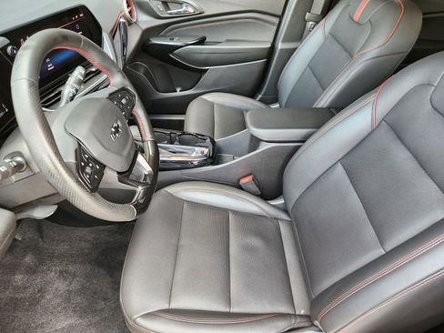 Certified 2024 Chevrolet Trax RS FWD image 9