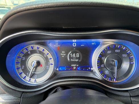 Used 2019 Chrysler 300 Touring w/ Sport Appearance Package RWD image 31