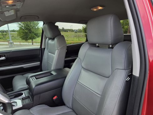 Used 2021 Toyota Tundra SR5 w/ SR5 Leather Package AWD/4WD image 13