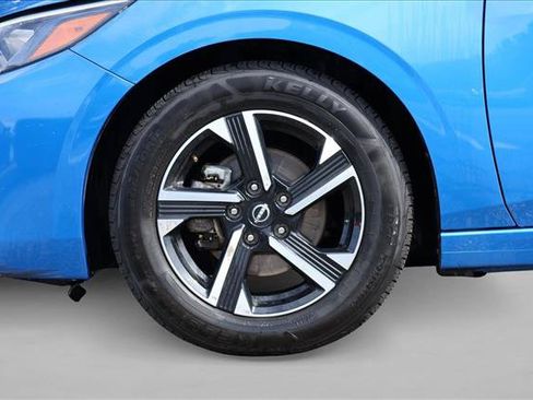 Used 2024 Nissan Sentra SV FWD image 9