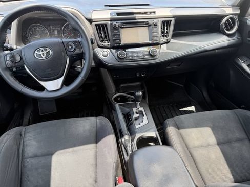 Used 2018 Toyota RAV4 XLE FWD image 18
