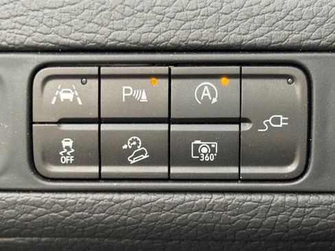 Used 2022 GMC Yukon Denali w/ Advanced Technology Package image 41