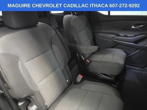 Used 2023 Chevrolet Traverse LT AWD/4WD image 16