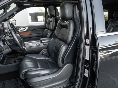 Used 2024 Lincoln Navigator Reserve image 11