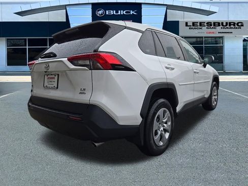 Used 2022 Toyota RAV4 LE image 7