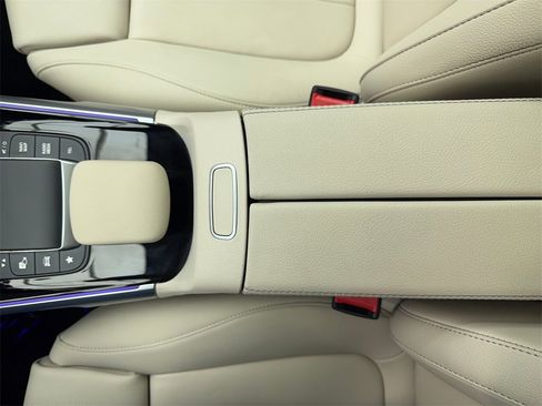 Used 2023 Mercedes-Benz EQB 350 4MATIC SUV w/ Exclusive Package image 33