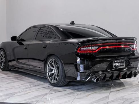 Used 2019 Dodge Charger R/T w/ Plus Group RWD image 10