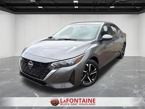 Used 2025 Nissan Sentra SV image 1