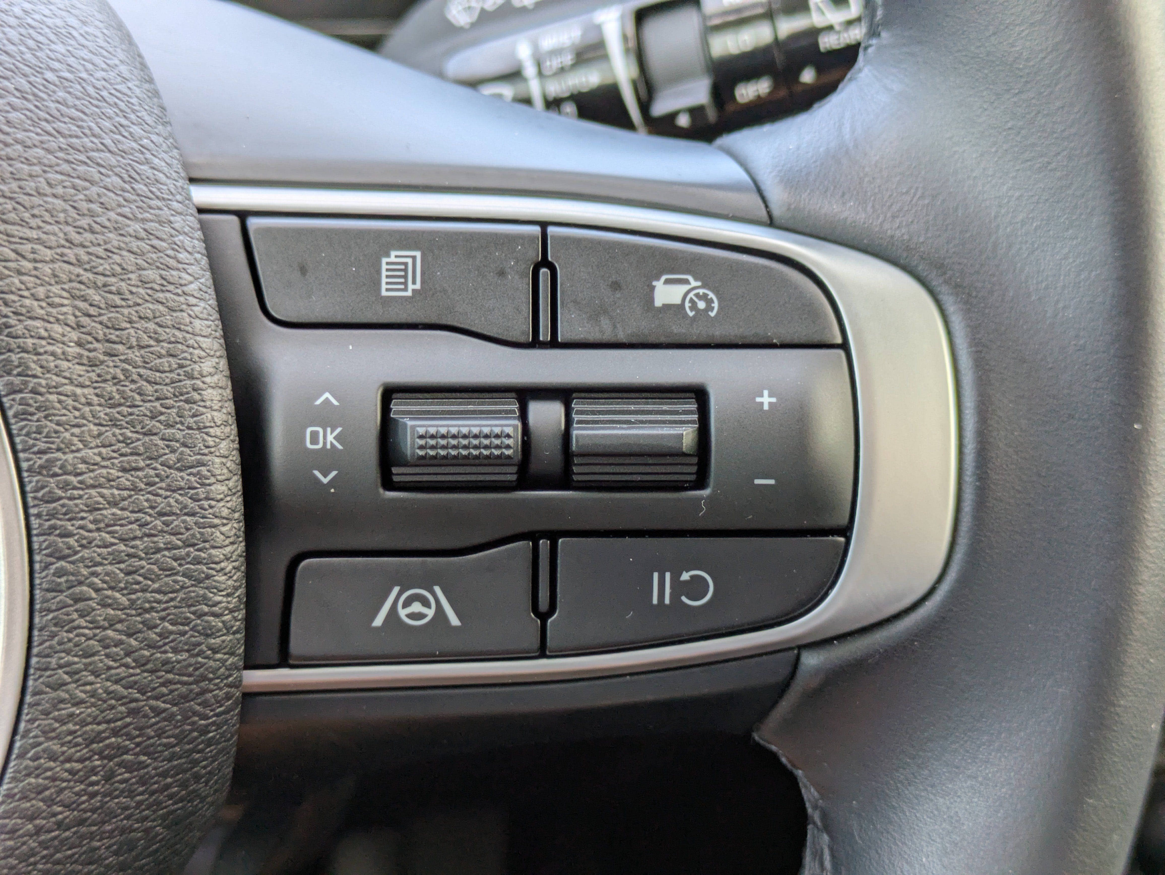 Used 2023 Kia Sportage EX FWD image 25