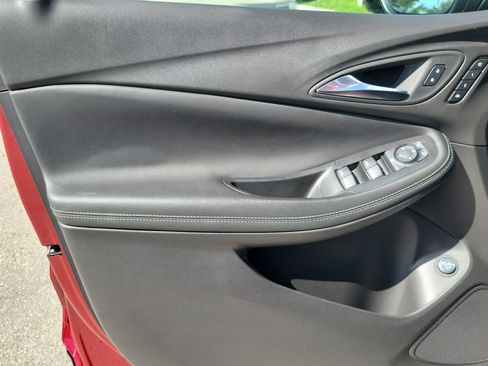 Used 2023 Buick Encore GX Essence w/ Experience Buick Package FWD image 24