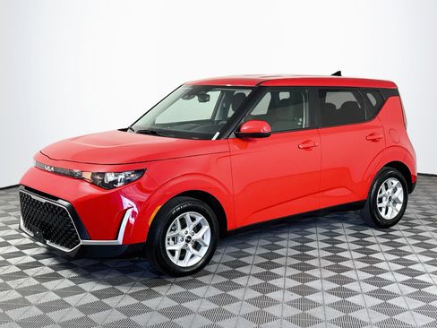 Used 2025 Kia Soul S FWD image 4